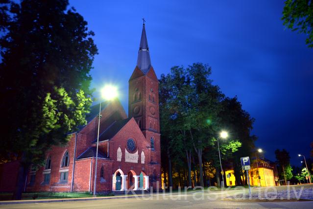 Rēzeknes Sv. Trīsvienības Evenģēliski  luteriskā baznīca